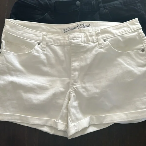 3 pack of shorts - Picture 2 of 6